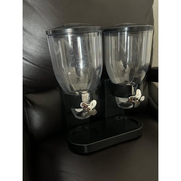 Airtight Dry Food Dispenser - Picture 4 of 11